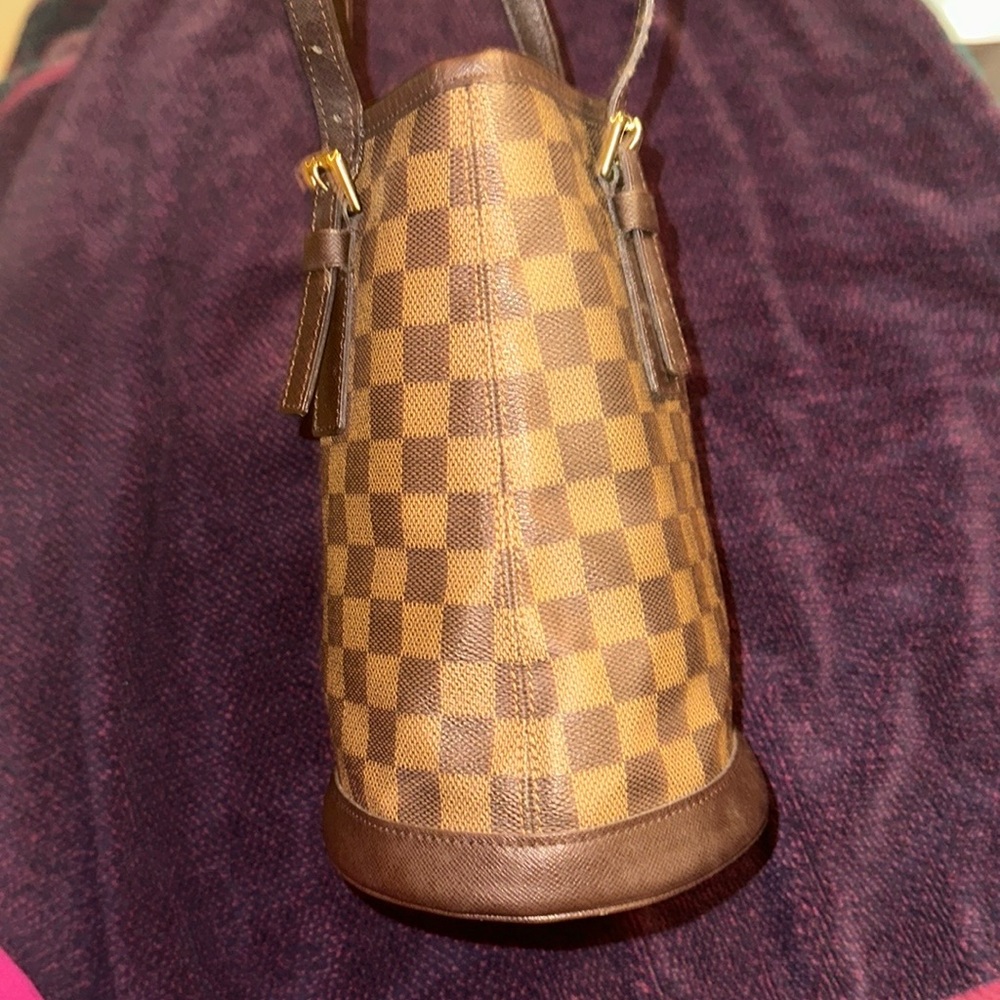 Louis Vuitton Damier Ebene Marais Bucket Bag (EUC) - Picture 5 of 15